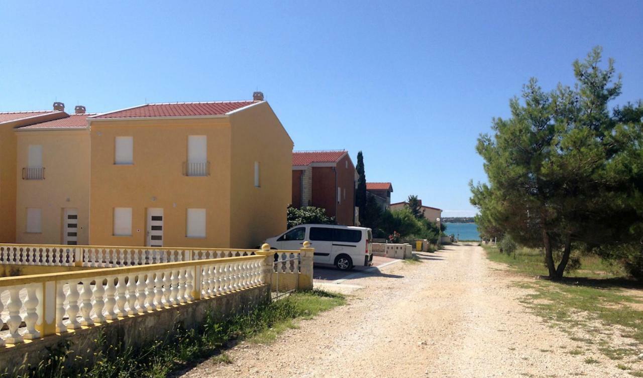 Giotto Holiday Houses ヴーシ エクステリア 写真